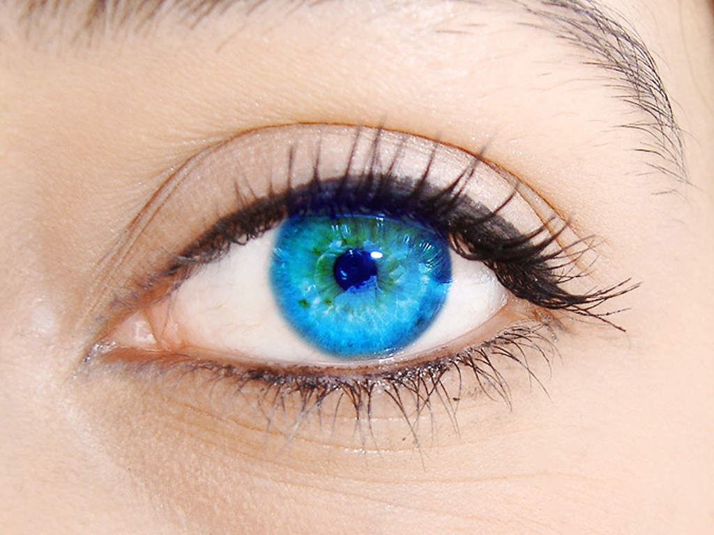 La ce risc sunt expuse persoanele cu ochii albastri ?